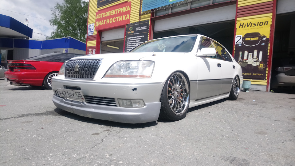 Toyota Crown Majesta 1999