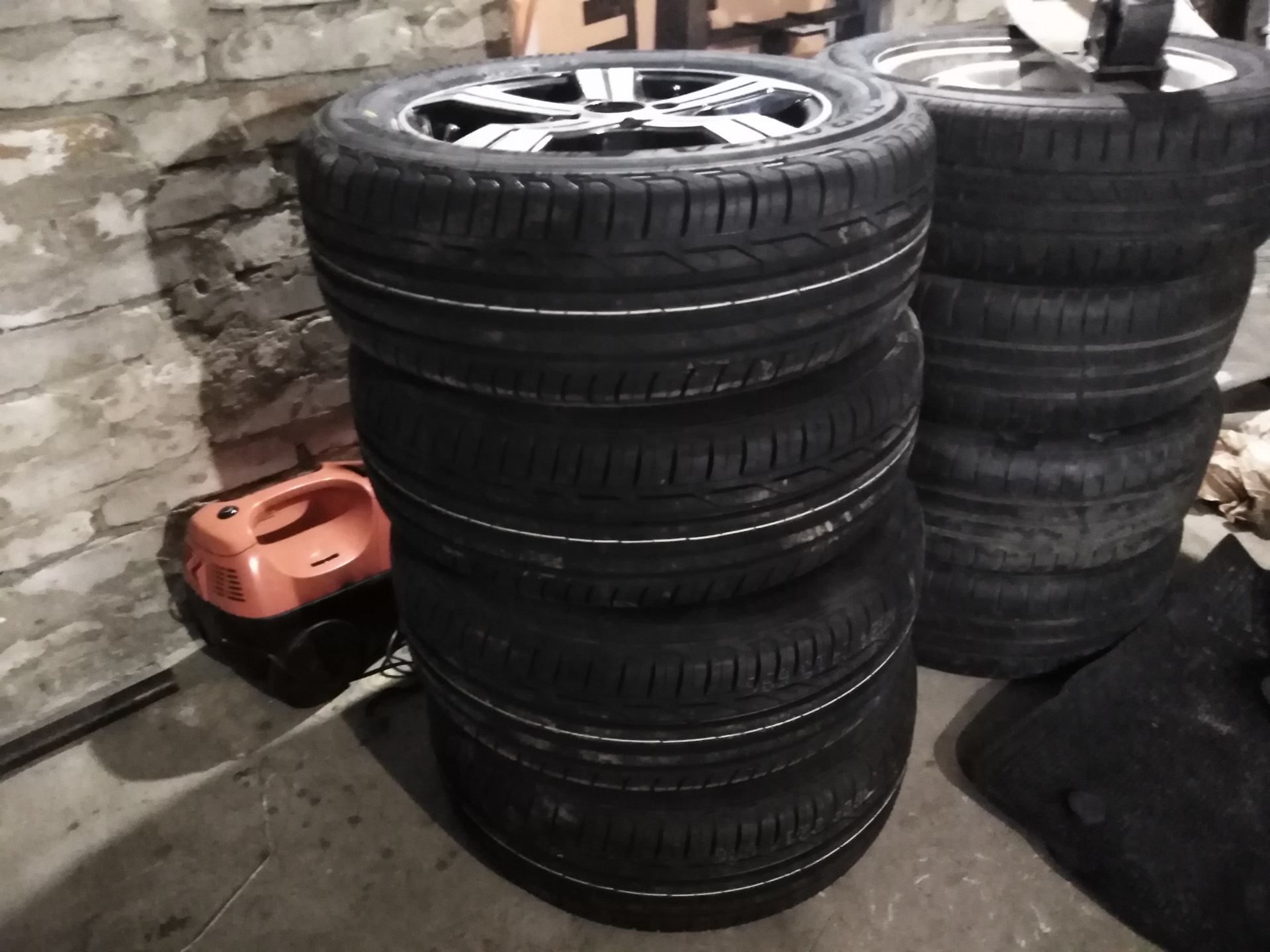 Bridgestone Turanza T001 185/60 R14 — Lada Приора хэтчбек, 1,6 л, 2010 ...