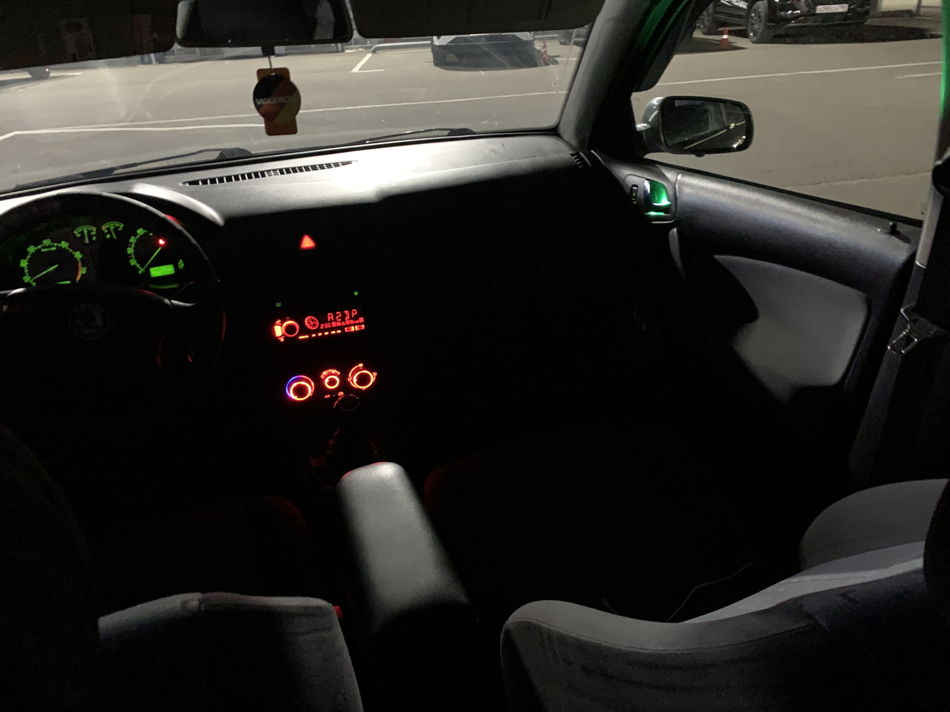 Подсветка ручек салона Октавия тур — Skoda Octavia A4 Mk1, 1,6 л, 2003 ...