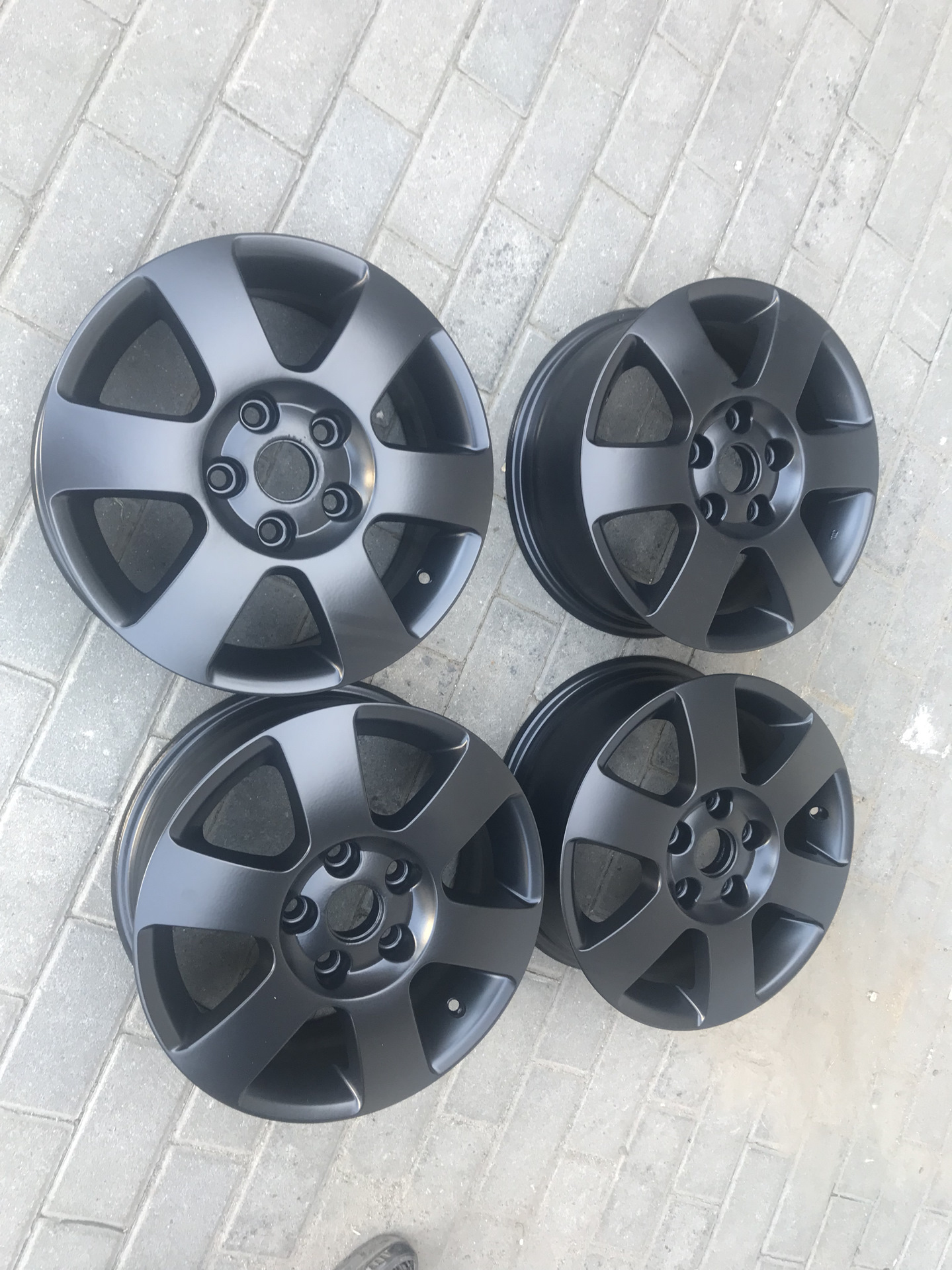 Новые оригинальные диски черный полумат — Skoda Octavia Combi A5 Mk2, 1 ...