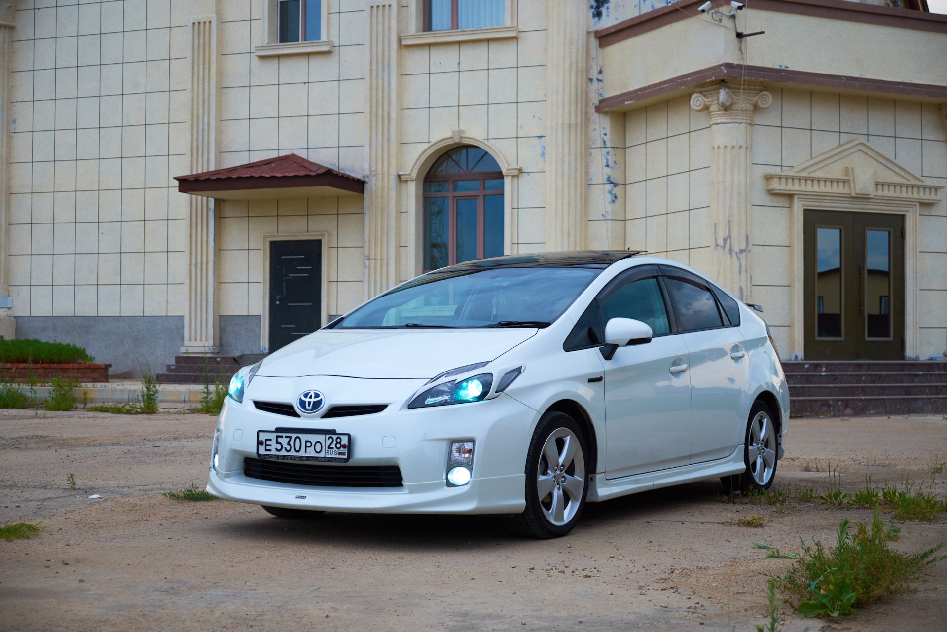 Toyota Prius 30 2015 Р±РµР»С‹Р№