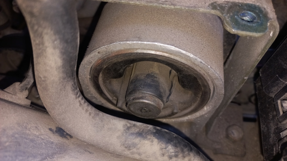 Замена подушек. — Nissan Teana (J31), 2 л., 2006 года | своими руками ...