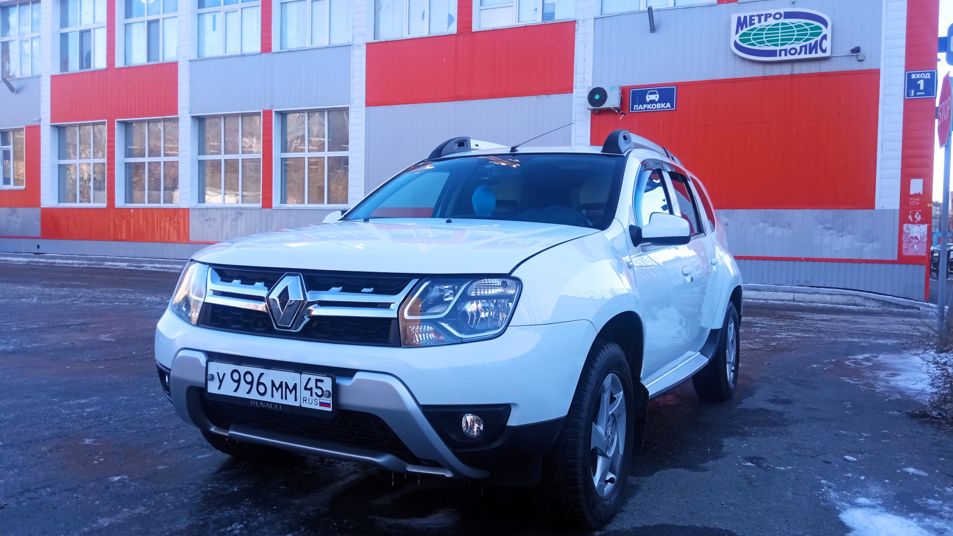 Renault Duster (1G) 2.0 бензиновый 2017 | 2.0 - 