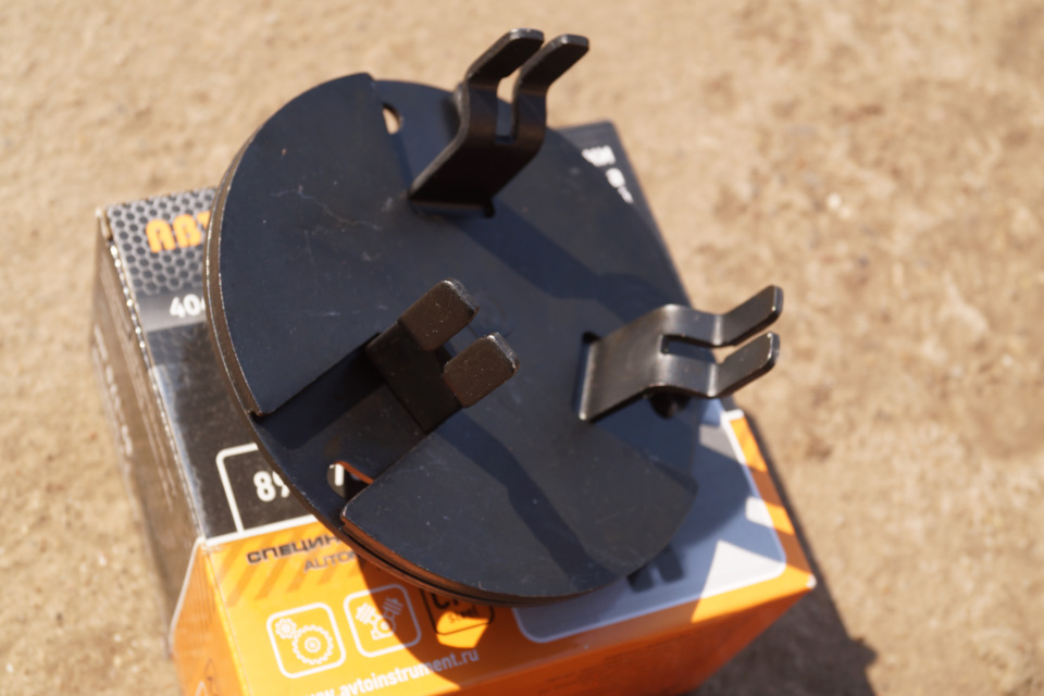 Ключ для откручивания гайки бензонасоса — Renault Laguna III, 2 л, 2008 ...