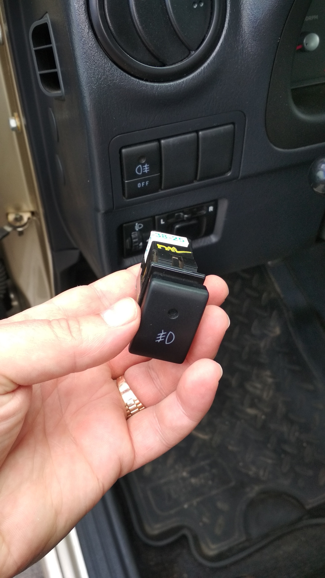 Как снять кнопку противотуманных фар ПТФ jimny - Suzuki Jimny, 1,3 л, 2008 года стайлинг DRIVE2