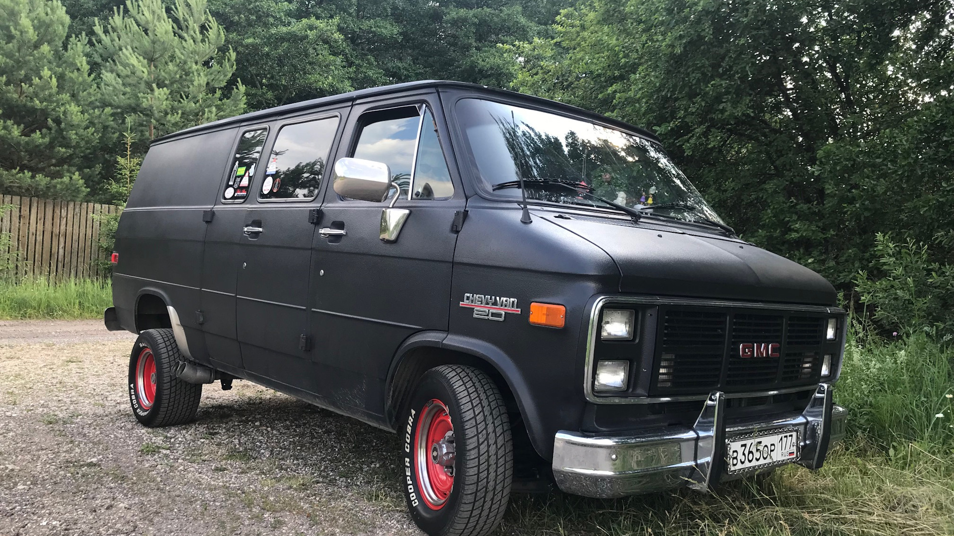 Chevy van Slammed