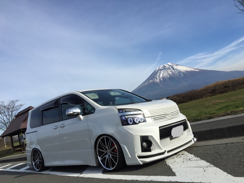 Noah voxy. Toyota Voxy Tuning. Toyota Noah Voxy Tuning. Toyota Voxy 70. Toyota Voxy 2008.