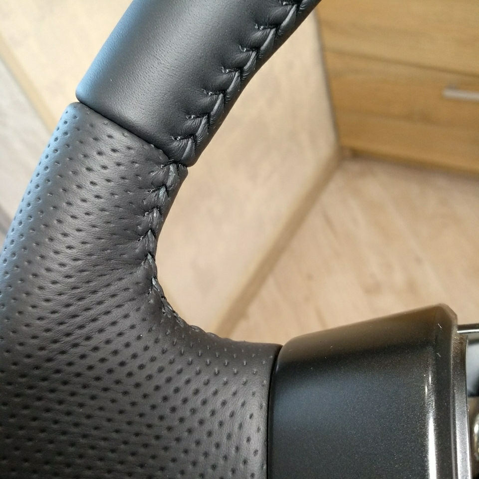 Обтяжчик мягкой мебели. Fx35 перетяжка консоли. Руль санг енг кайрон. Каркас мотосидения. Перетяжка дверных карт газ 31105.