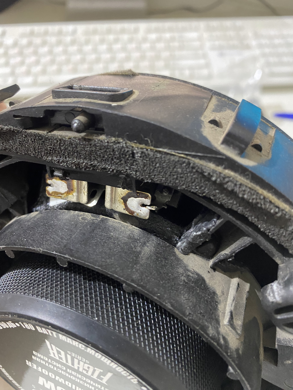 Контакты идеально(почти) подошли даже по-полярности. — Mitsubishi Grandis