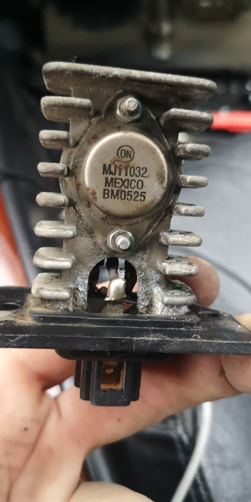 Транзистор печки. Поломка — Hyundai Sonata IV (EF), 2,7 л., 2006 года ...