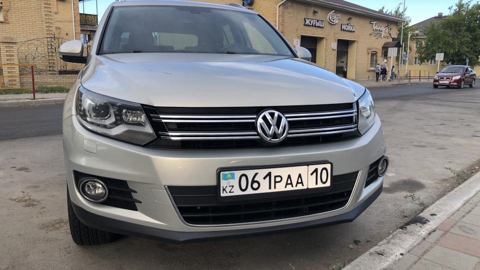 Штатное головное устройство — Volkswagen Tiguan (1G), 2 л, 2012 года ...