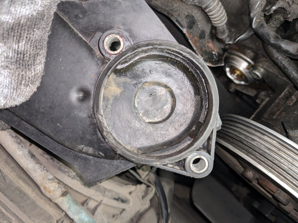 Замена корпуса термостата без снятия ГРМ — Audi A6 (C5), 2,7 л, 2002 ...