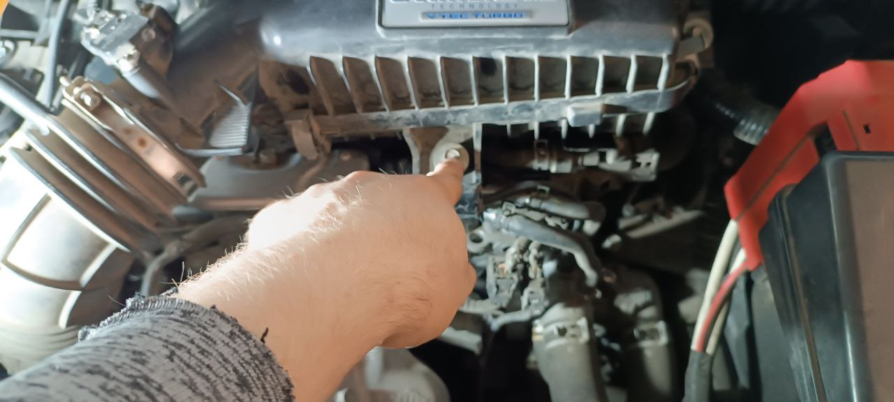 Это Вам не на Солярисе свечи поменять. Замена свечей на Honda Stepwgn ...