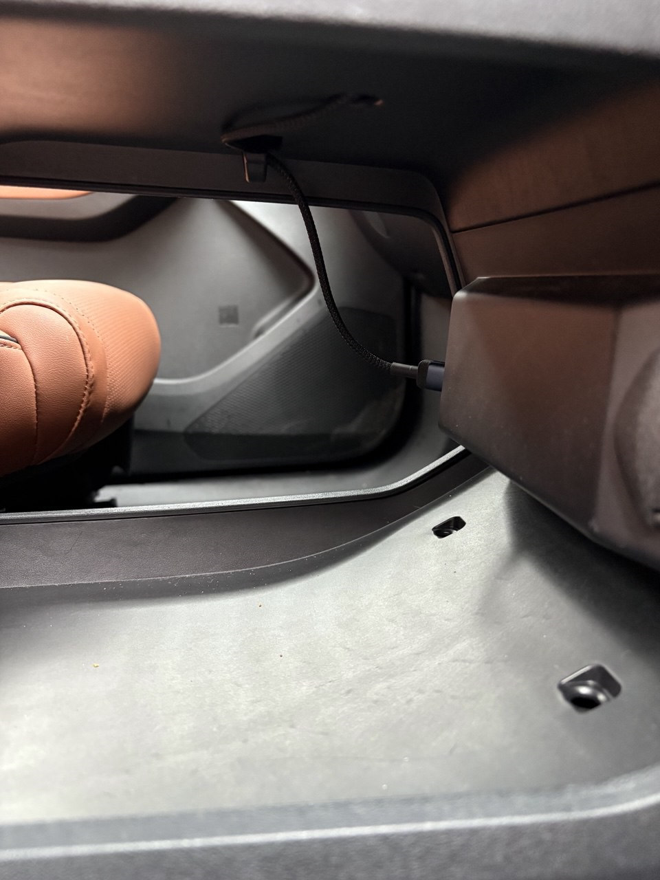 провод протянул так — Omoda C5