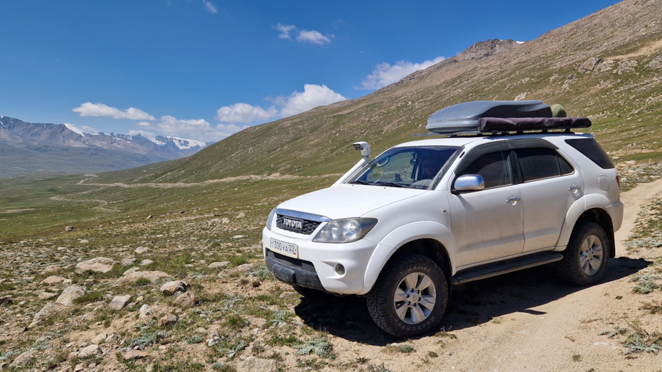 Алтай 2015г, долина Укок, республика Тыва. — Toyota Fortuner (1G), 2,7 ...
