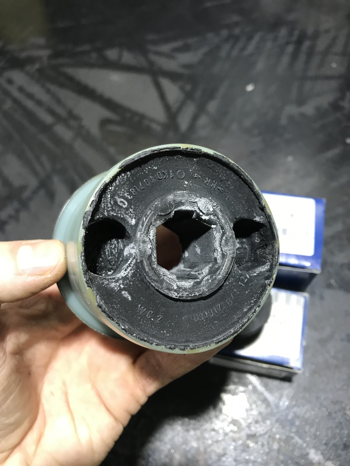 Замена сайлентблоков переднего рычага vw cc (совет из личного опыта ...