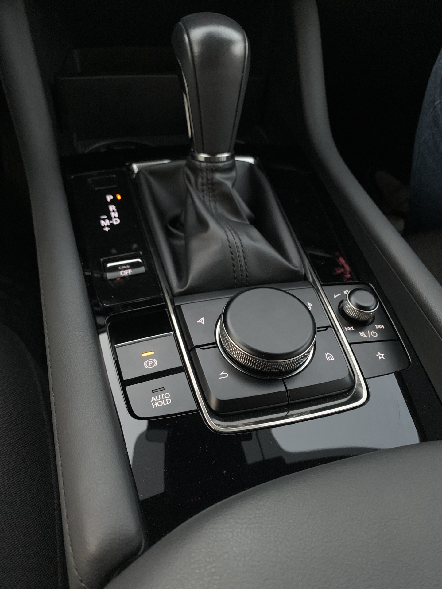 Центральная консоль — Mazda 3 (4G) BP, 1,5 л, 2019 года | аксессуары ...