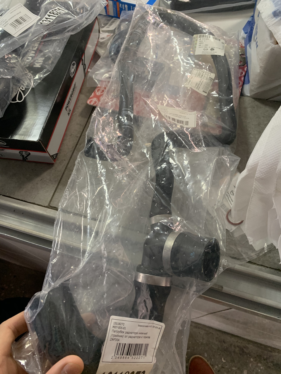 Фото в бортжурнале Opel Astra H GTC. Запчасти на фото: 13118272