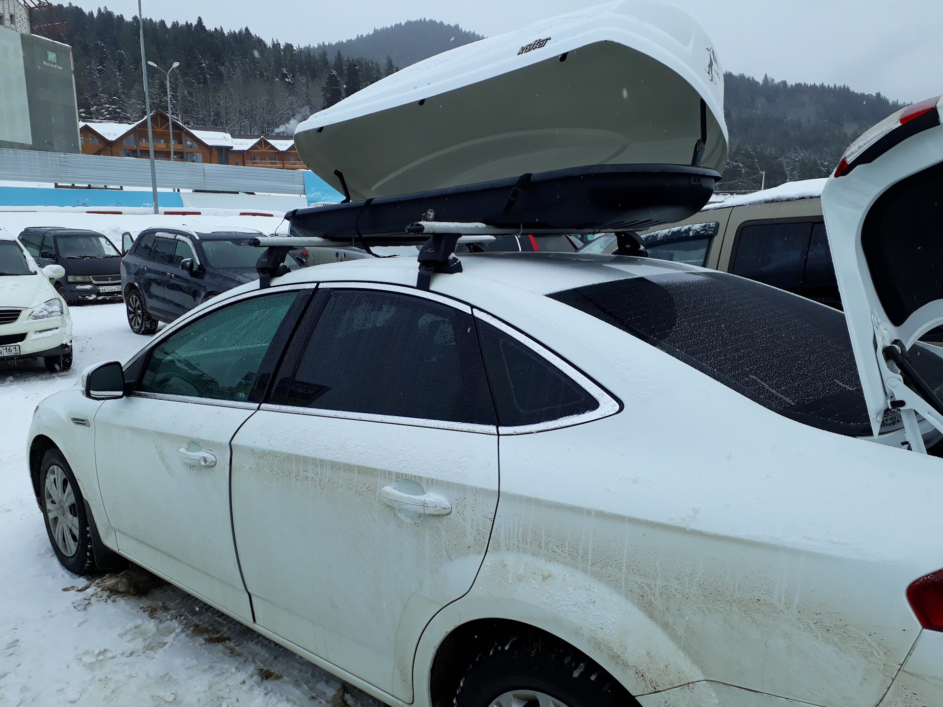 Поездка в Архыз. Автобокс на крышу. — Ford Mondeo IV, 2 л, 2011 года ...
