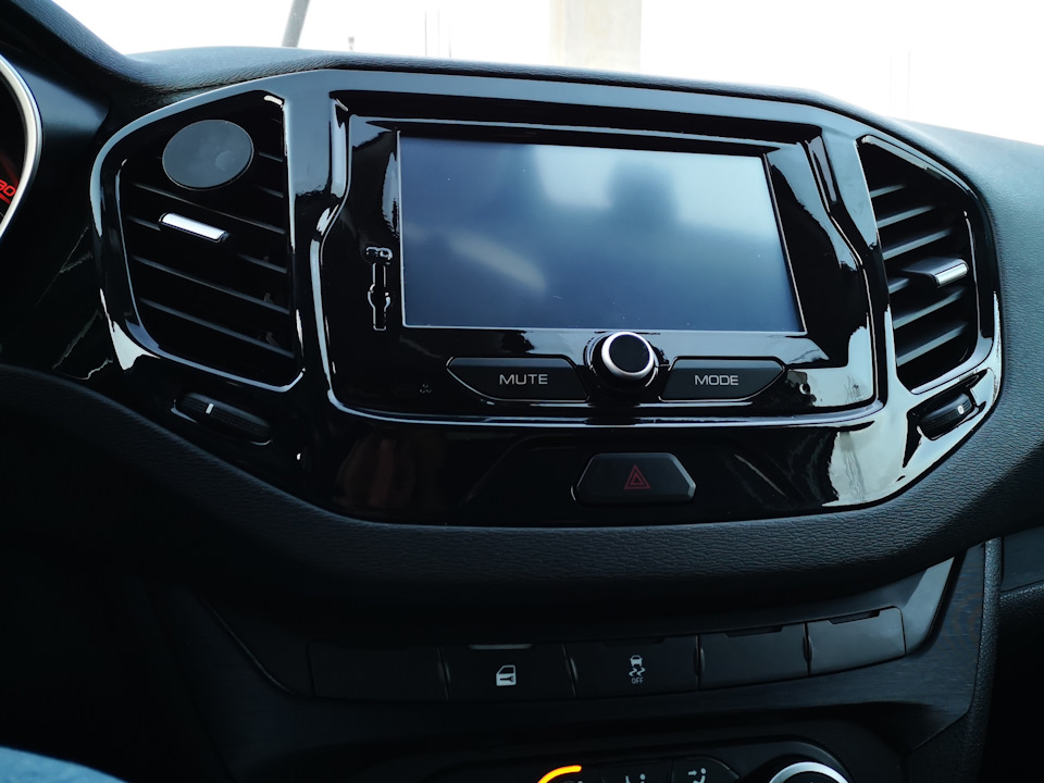 Покраска панели MMC и внешней рамки ммс. - Lada Vesta, 1,6 л, 2017 года стайлинг