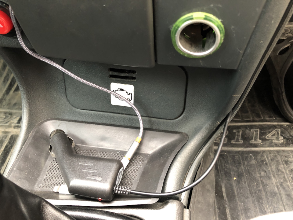 Включение регистратора при включении габарит — Lada 2114, 1,6 л, 2012 ...