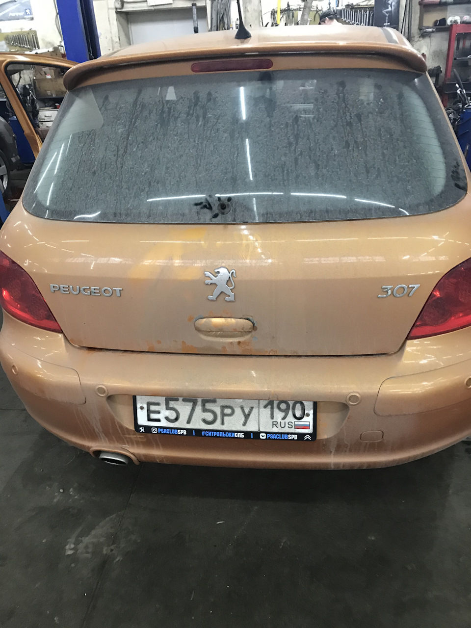 Ну а заднюю просто поменял. Пришло время — Peugeot 307