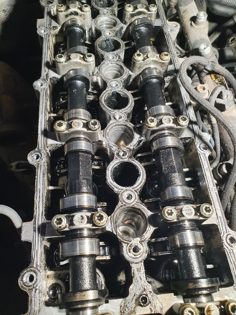 Риски на кулачках мотора. — BMW 3 series Touring (E46)