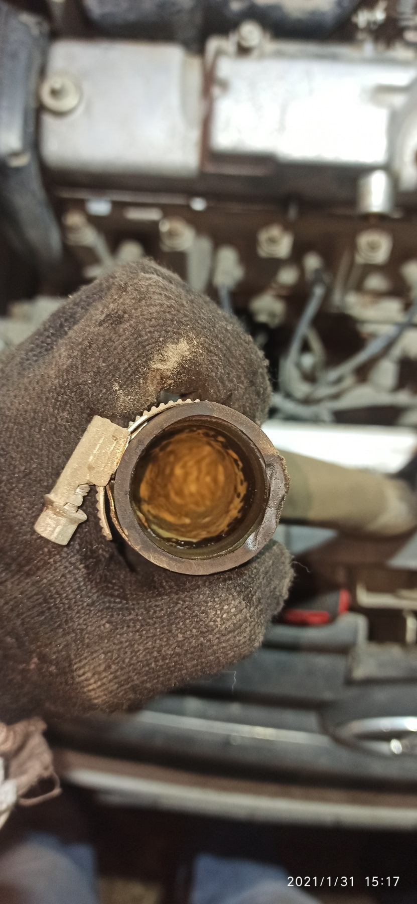 Желтый масляный налет на патрубках отвода картерных газов — Lada Гранта ...