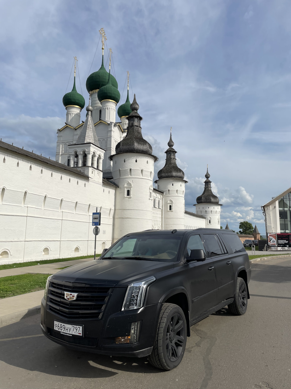 Золотое Кольцо. Ростов Великий — Cadillac Escalade ESV (3G), 6,2 л, 2015  года | путешествие | DRIVE2