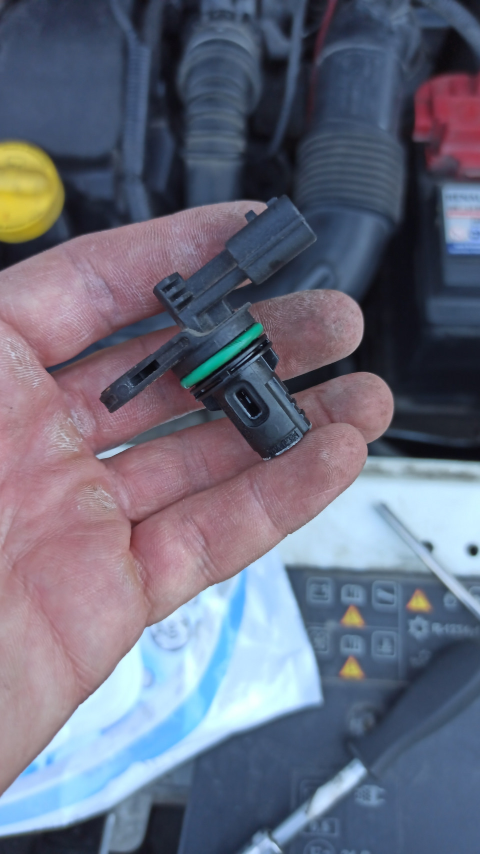 Начал устранять косяки после покупки — датчик распредвала — Dacia Lodgy ...