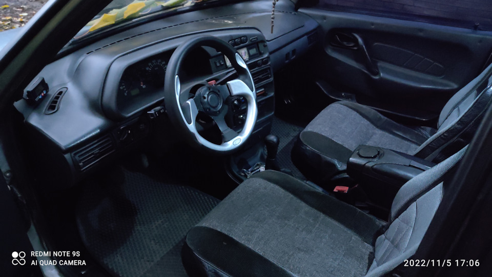 Спорт руль, ручник. — Lada 2115, 1,5 л, 2001 года | тюнинг | DRIVE2