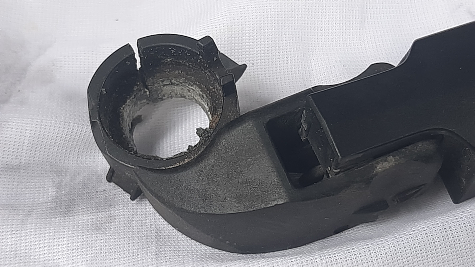 Замена поводка заднего дворника — Audi Q5 (1G), 2 л, 2011 года | своими ...