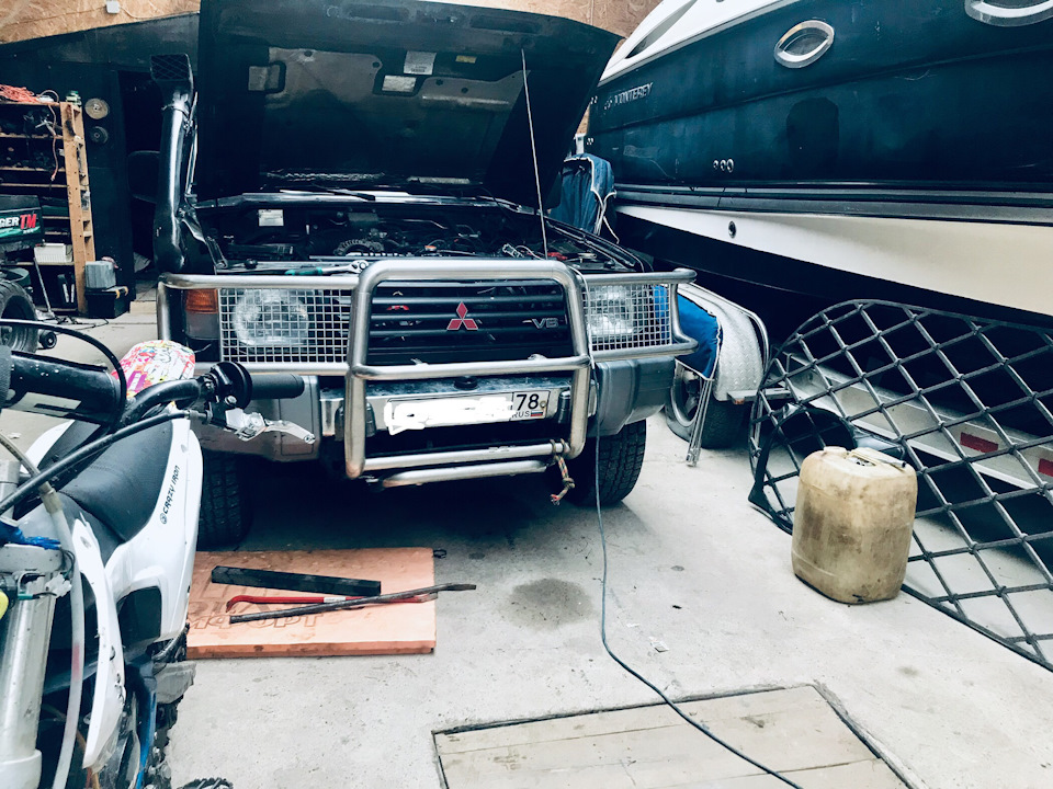 Слетел ремень с генератора — Mitsubishi Montero II (V20), 3 л, 1993 ...