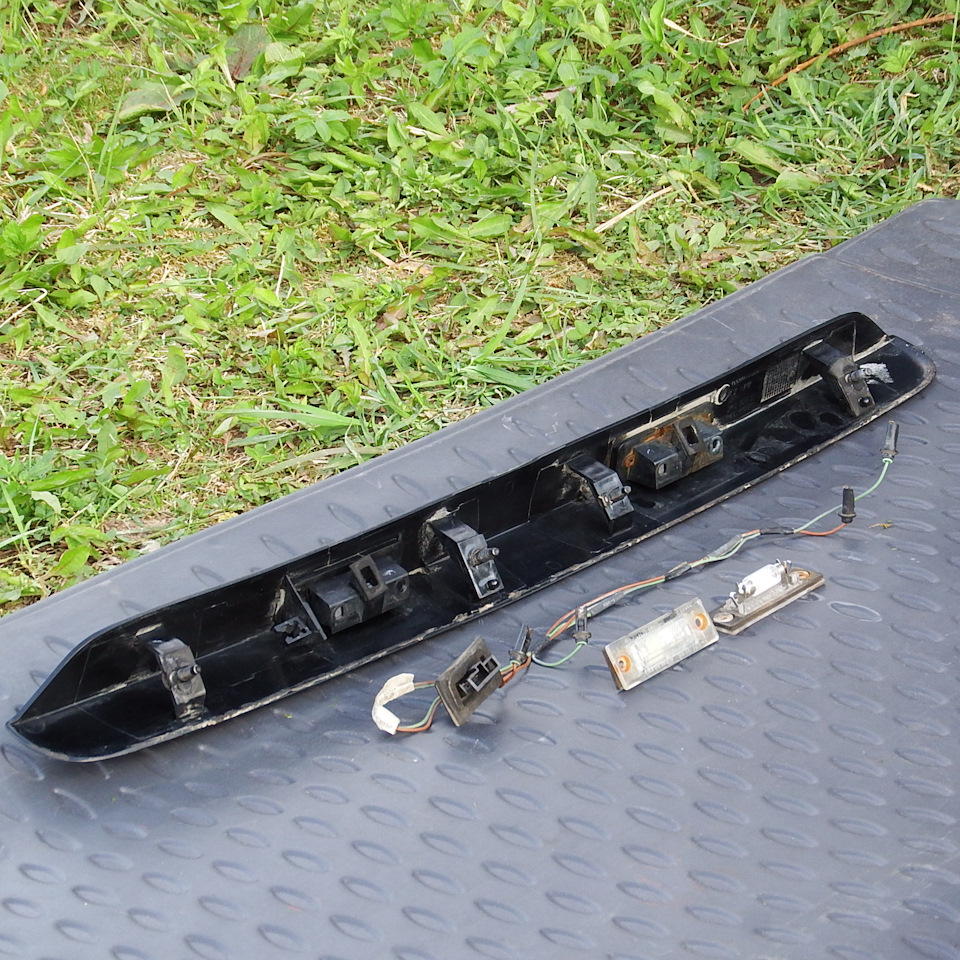 yqAAAgPOeuA 960 замена подсветки номера фольксваген кадди