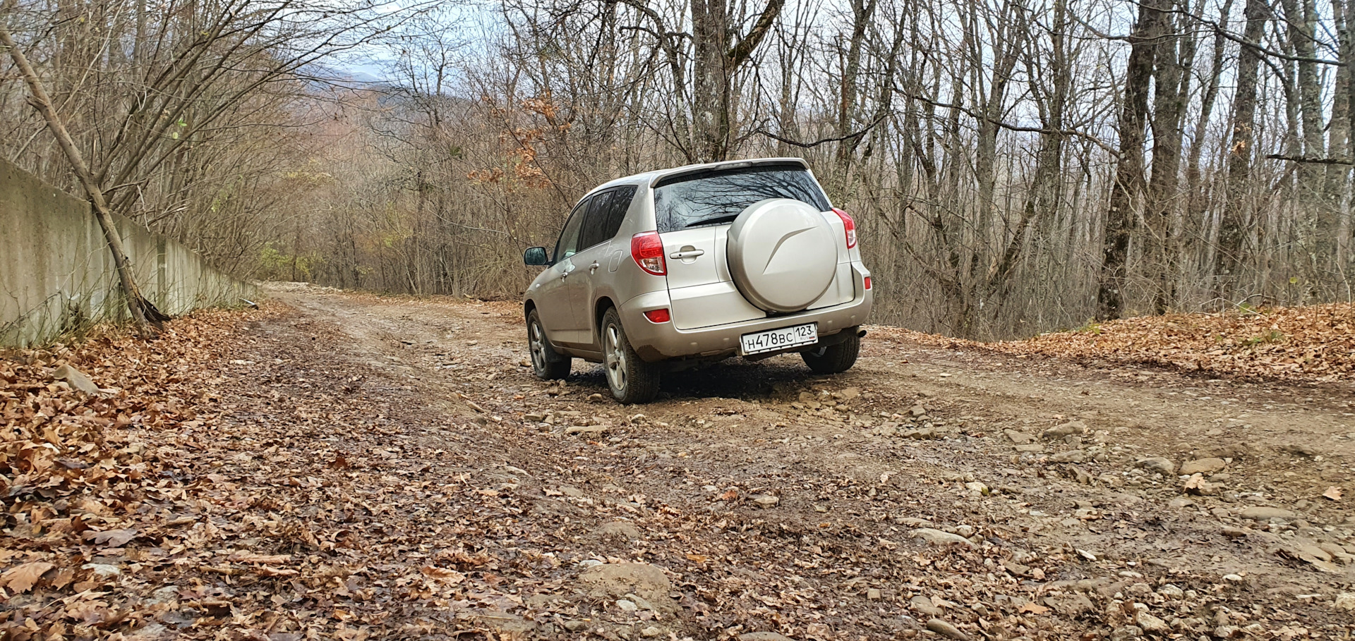 Офф-роад на Собер-Баше, ступица и рейка. — Toyota RAV4 (III), 2 л, 2006  года | путешествие | DRIVE2