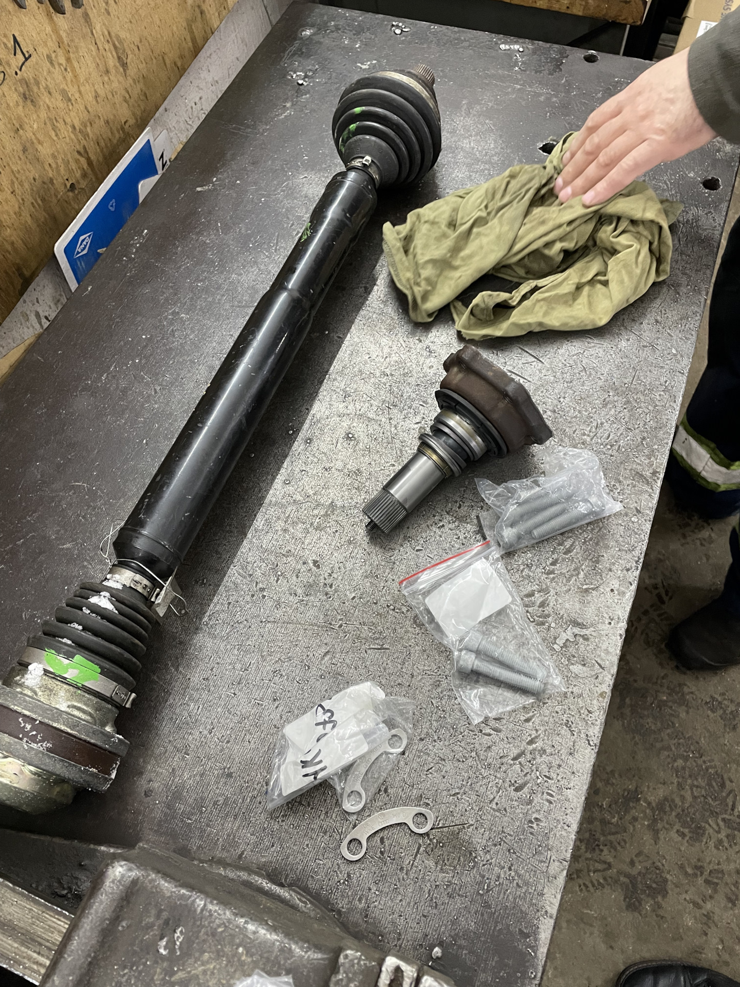 уз шер. 2. привод и шрус на форд фокус 2 рестайлинг. замена шруса правой стороны. передний шрус хендай соната 2017 год.