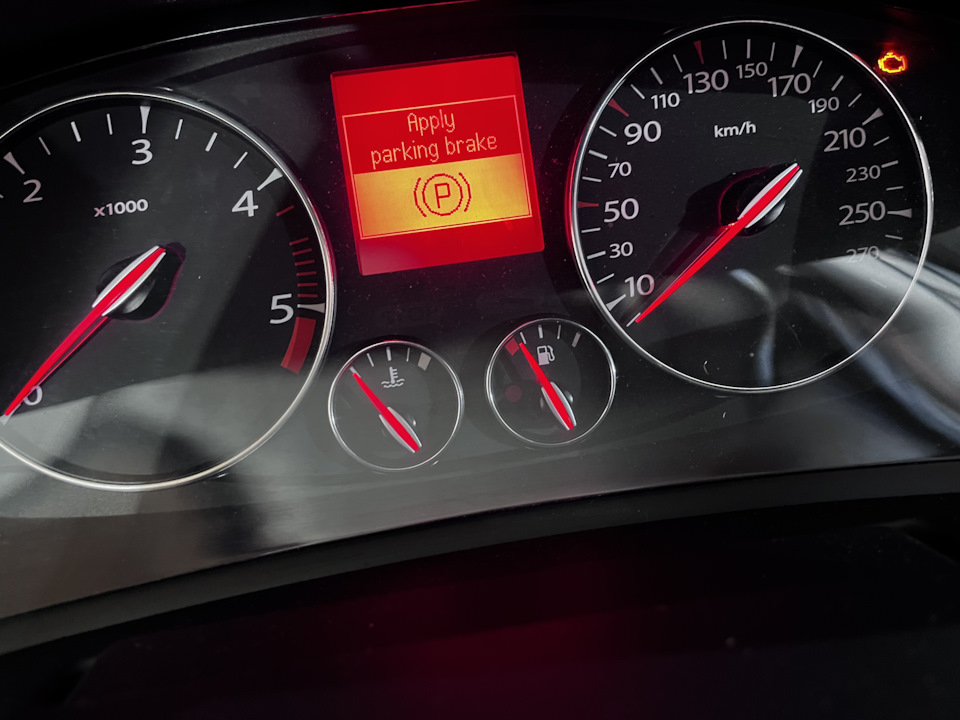 Замена тросиков ручника — Renault Laguna III, 1,5 л, 2012 года ...