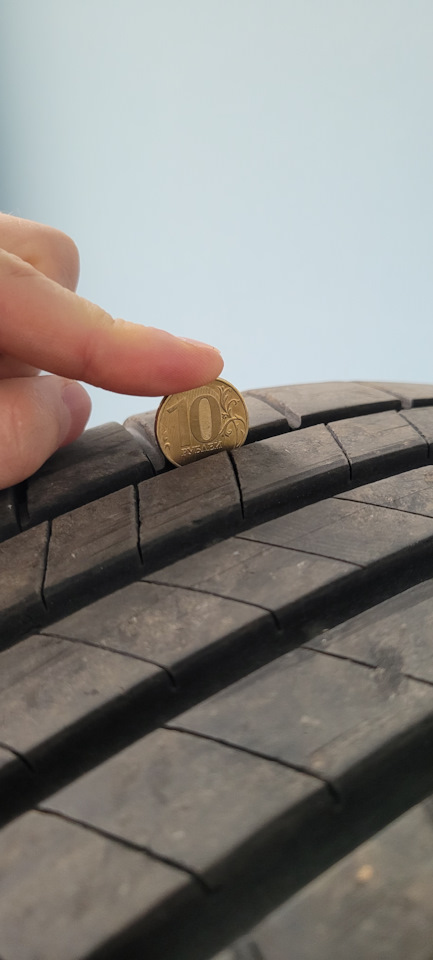 Шины летние Bridgestone 215/55 R17 на Lexus ES (XV60), Skoda Octavia A7 ...