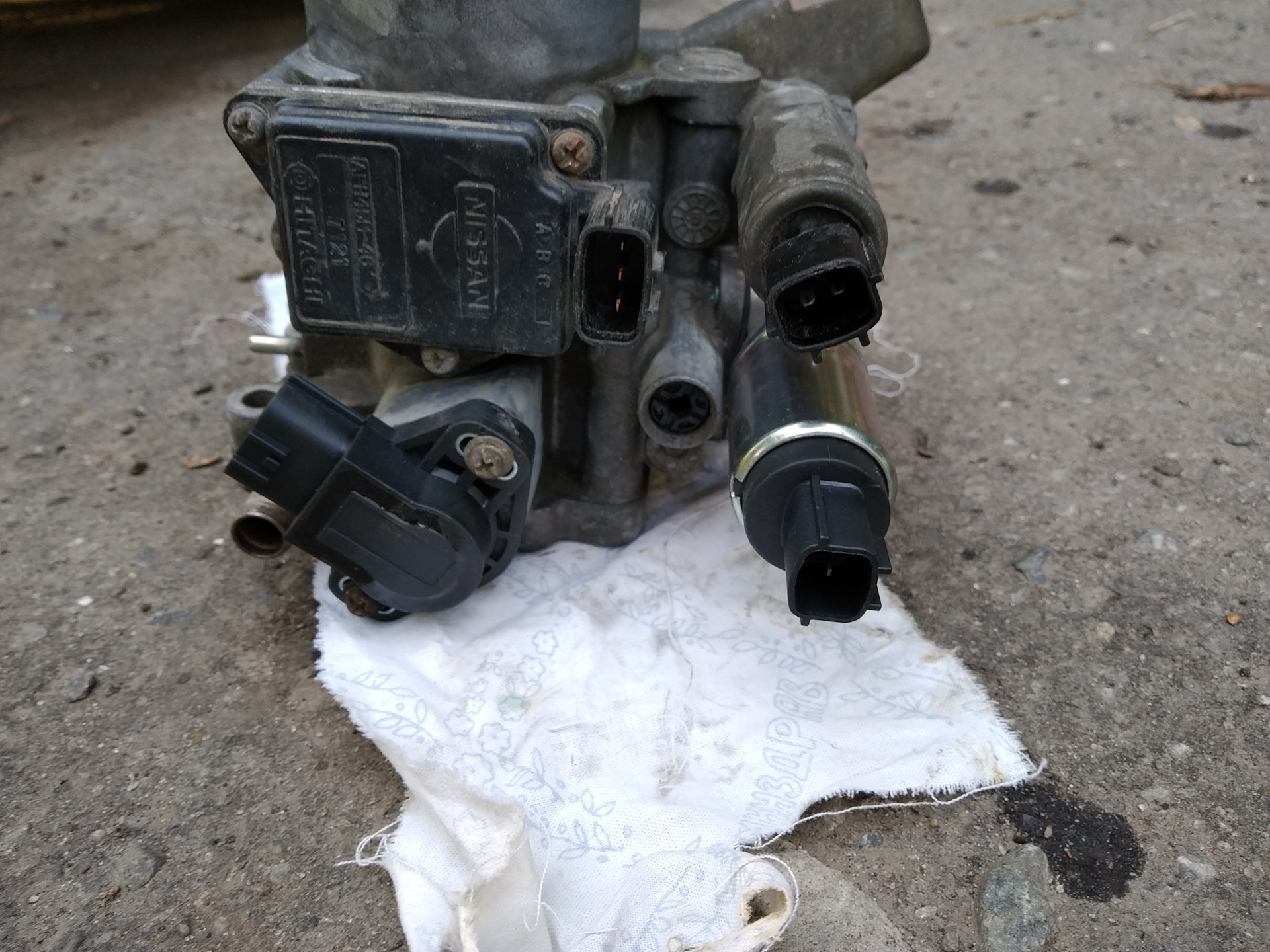 Замена клапана холостого хода GA16DE — Nissan Primera (P11), 1,6 л ...