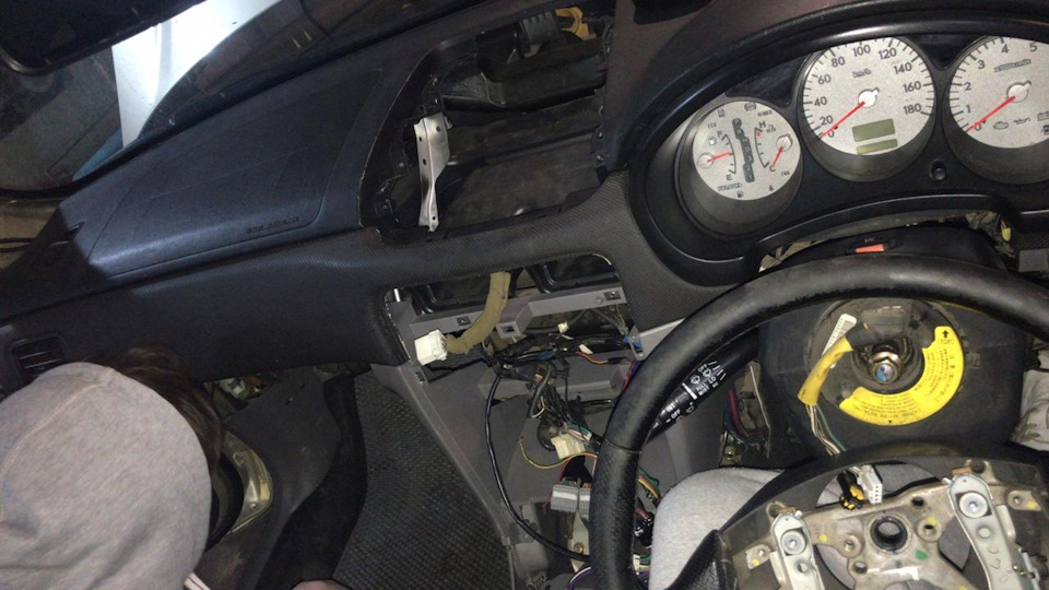 Замена торпедо | установка датчика буста depo | Пружинка крышки бака ...