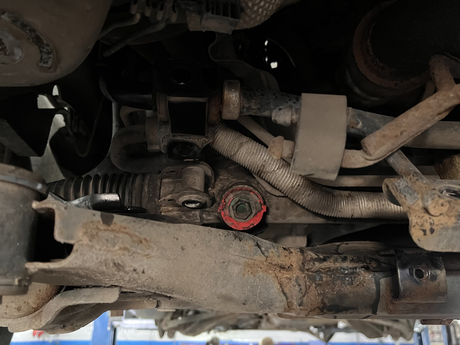 Масло в двигателе, масло гур и подтяжка рейки — Volvo S80 (2G), 2,5 л ...