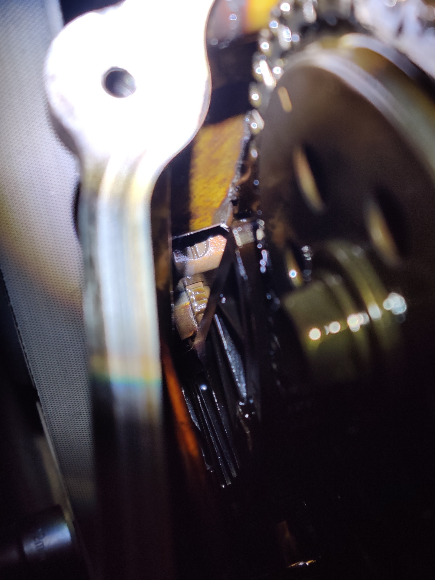 Эндоскоп в цилиндрах, пропала компрессия, плохо заводится на холодную ...