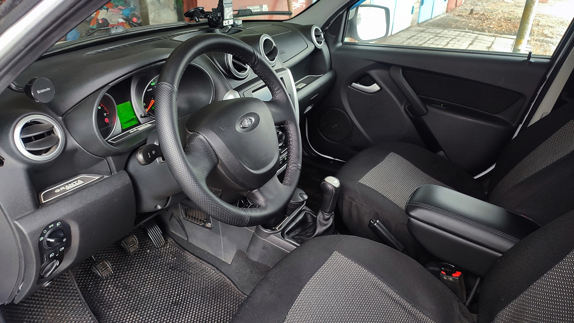 Обшил руль кожаной оплеткой. — Lada Гранта, 1,6 л, 2013 года | тюнинг ...