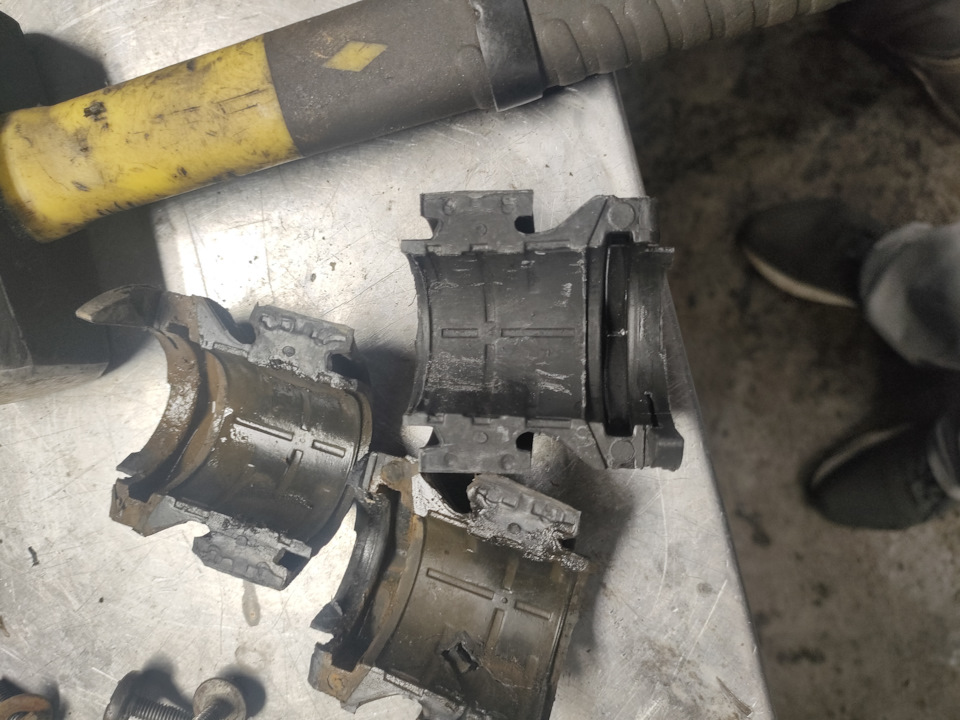 Резиновый скрип при сваливании с лежака(втулки?🤔) — Volkswagen Touareg ...