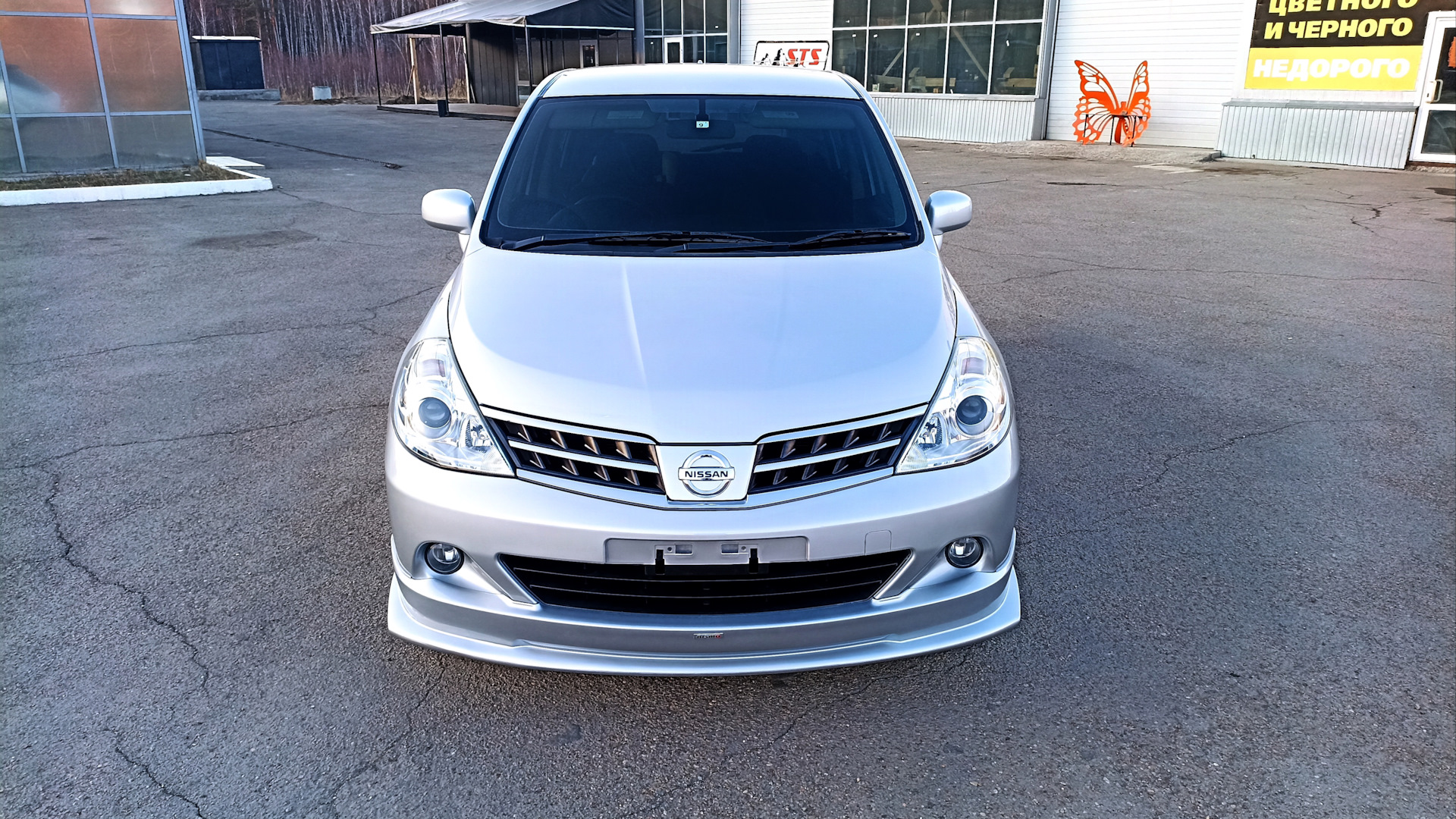 Nissan Tiida (1G) 1.5 бензиновый 2011 | Самолётик (Су- 57) на DRIVE2