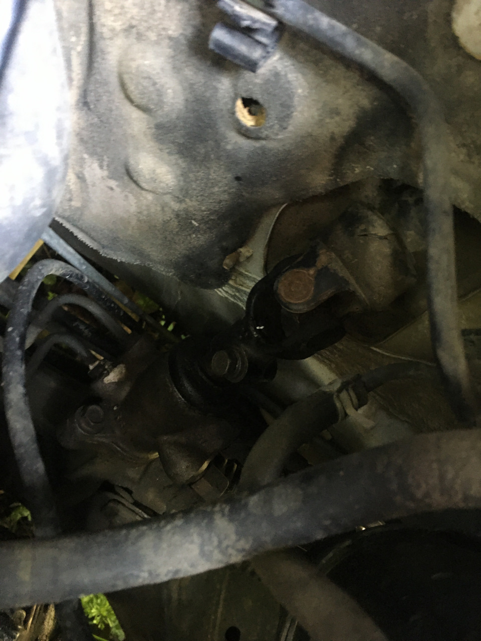 Замена сальника рулевой рейки и крестовины рулевого вала — Toyota Camry ...