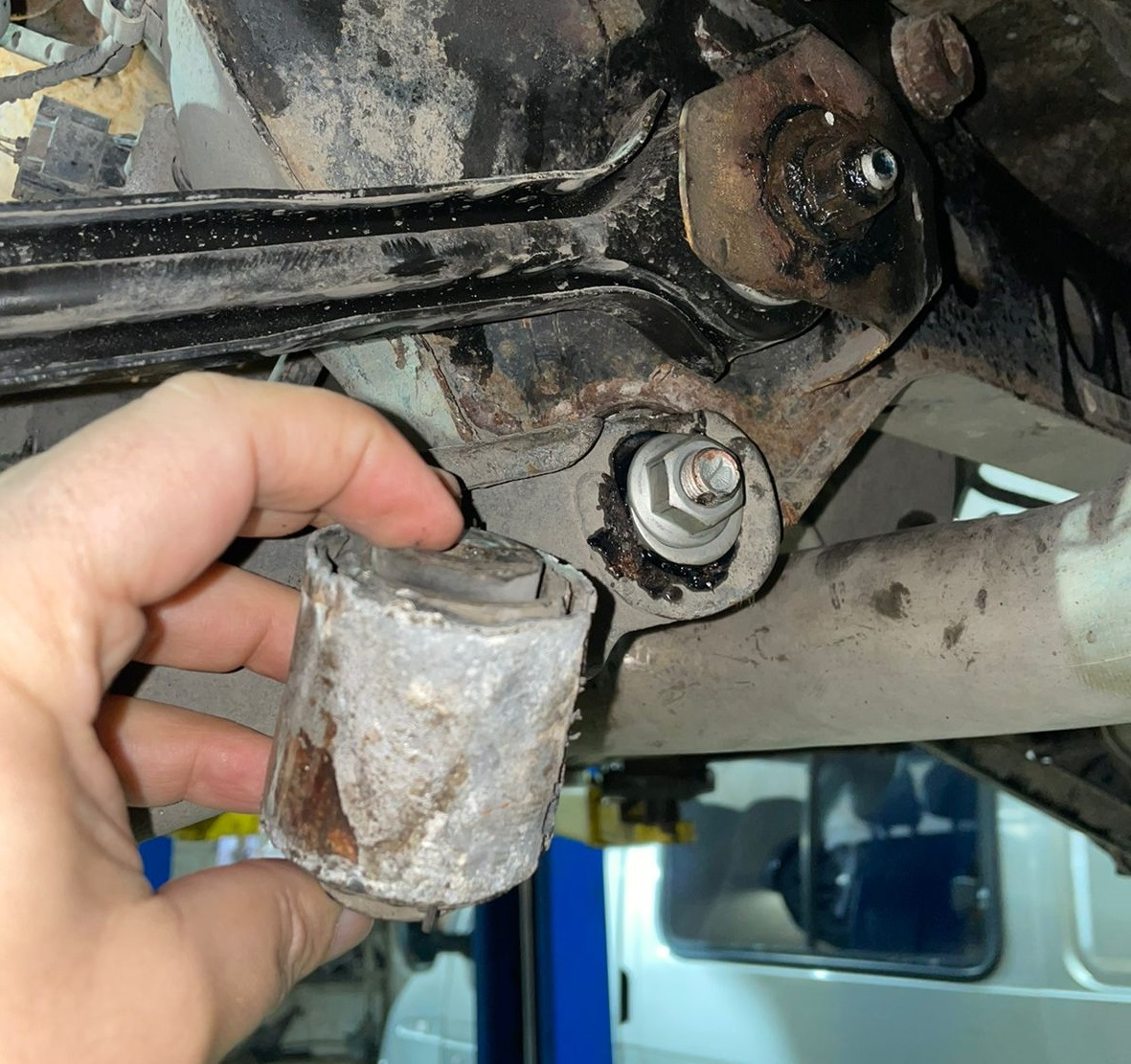 E90 330xD, задняя подвеска ч.2, плавающие, сайлентблоки заднего ...