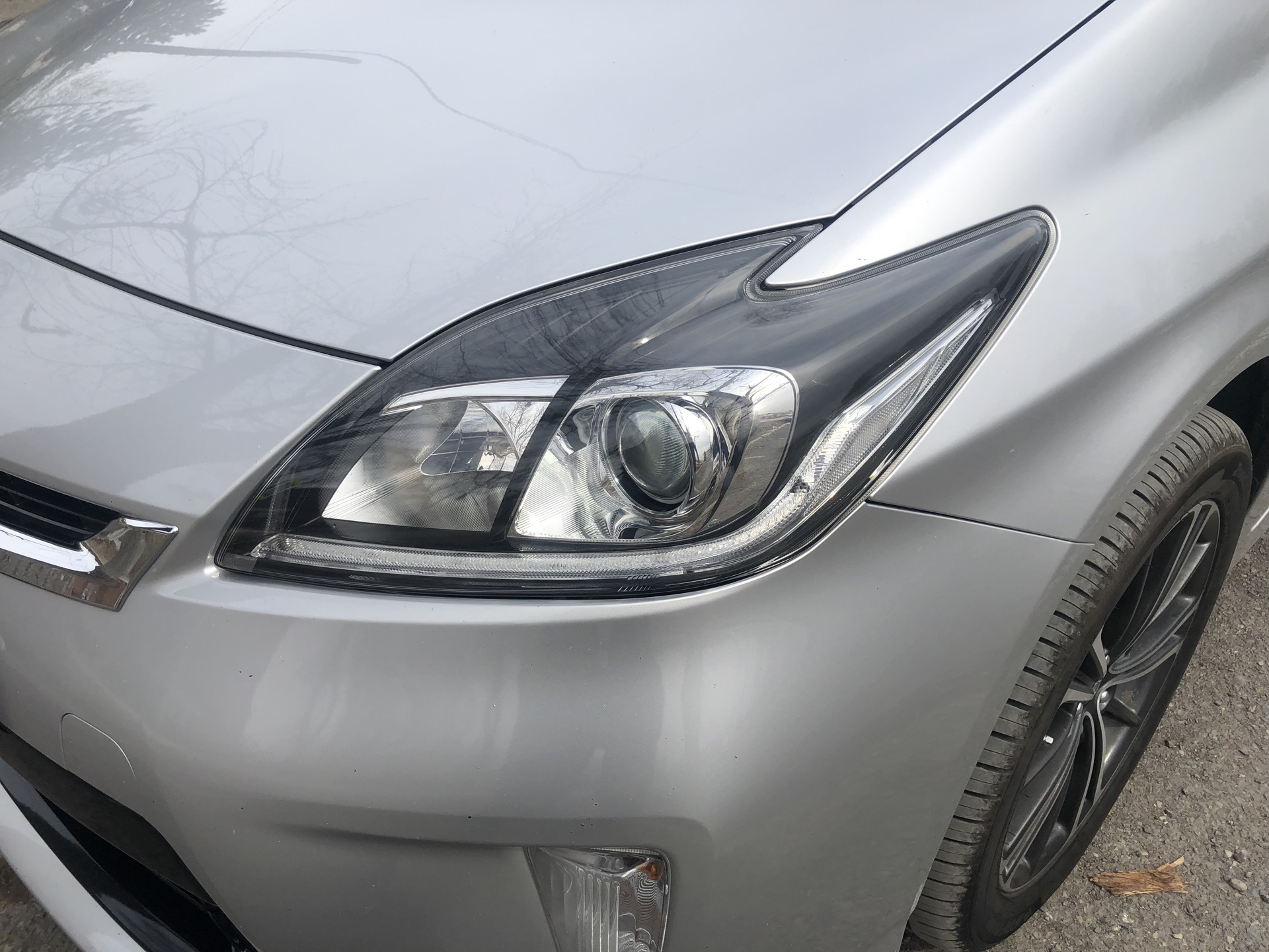 Линзы в фары приус 20. Фары тойота приус 30. Led фара 2 линзы toyota prius. Ходовые огни prius 30. Приус 30 линзы.