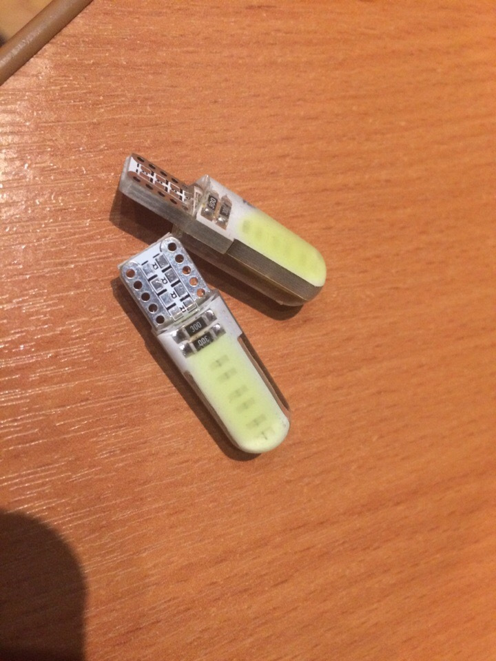 95) Замена лампочек габаритов.Т-10 — LADA Приора хэтчбек, 1,6 л., 2008 ...