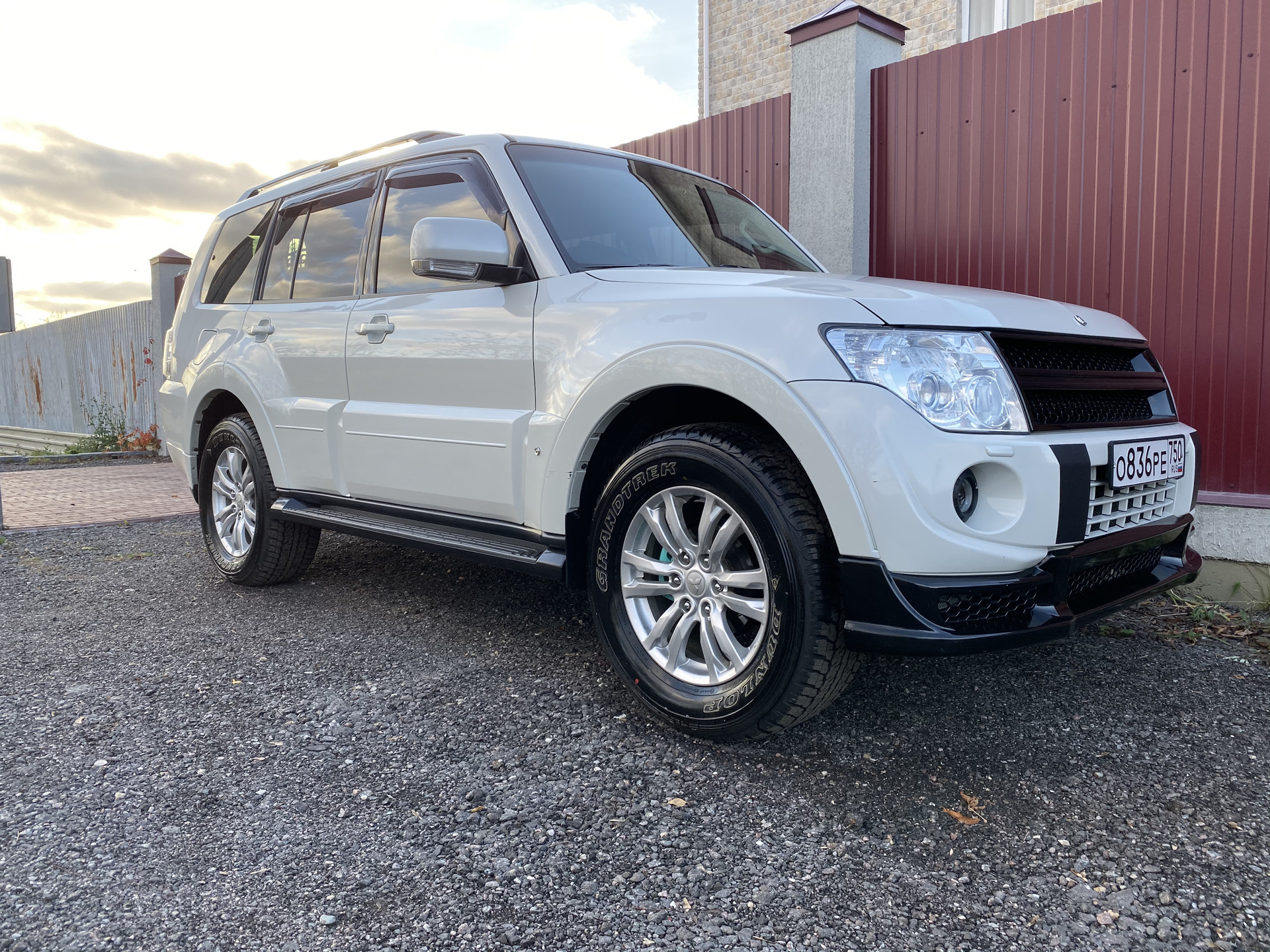 Pajero шины. 285 60 18 Паджеро 4. Mitsubishi Pajero 3 285/60/18. Паджеро 3.0. 275/60r18 на Pajero 4.